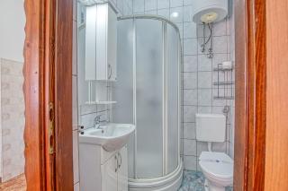Apartments Danka with Shared Pool - Pula - 3