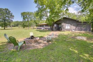 Family-Friendly Jessieville Home 1 Mi to Water! - - 9