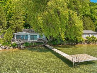 Cozy Crystal Cottage - 6