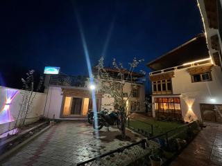 Sky Land guest house - Leh - 8