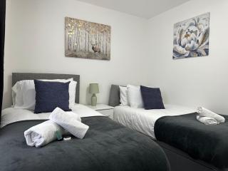 Superb 2 bedroomed apartment - 4