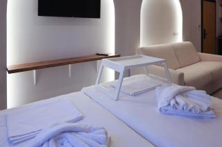 Uphill Unique Boutique Suites - Città di Skiathos - 6