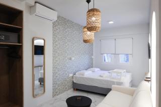 Uphill Unique Boutique Suites - Città di Skiathos - 1