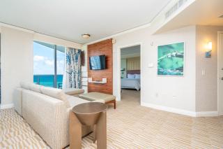 TRUMP INTERNATIONAL BEACH RESORT 2 BEDROOM APARTMENT 1600 Sqf Ocean and Bay View - 4