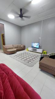 Teratak Azhan Homestay - Kampong Sungai Putat - 1