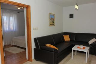 Holiday House Pine Tree - 4