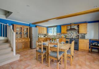 Ruth's - Charminster - 8