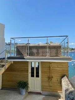 Enchanting Harbourside Cottage with Panoramic Views - 4