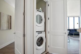 Luxury Midtown Penthouse - 8