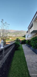 Elegant and Peaceful Aparments with Pool and Garden - 1