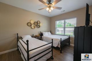 Walk-in - Close to 76 Strip - Resort Amenities - FREE TICKETS INCLUDED - FH-G203 - Branson - 1