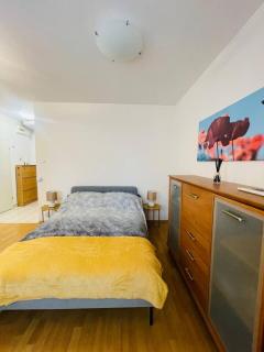 CENTRAL STUDIO CLOSE TO ANDRASSY AVENUE for 4 persons - Budapest - 6