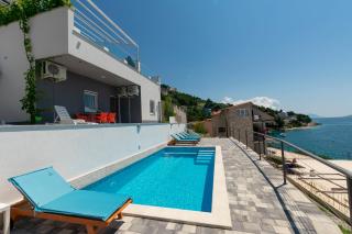 Apartments Sunny - Lokva Rogoznica - 0