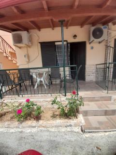 Christina Sunny Rooms - Loutsa - 7