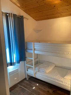 Chalet rénové, environnement très calme, piscines intérieure et extérieure chauffées, Bord du lac de Biscarosse Parentis - Parentis-en-Born - 4
