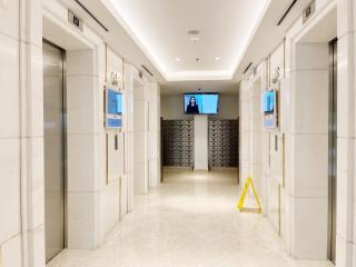 Gold Coast Sea View Apartments by Rentrooms - Jakarta - 4