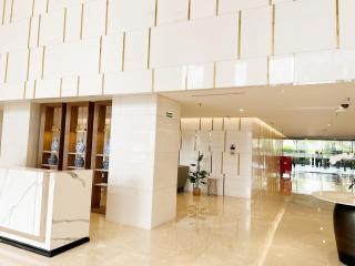 Gold Coast Sea View Apartments by Rentrooms - Jakarta - 5
