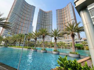 Gold Coast Sea View Apartments by Rentrooms - Jakarta - 6