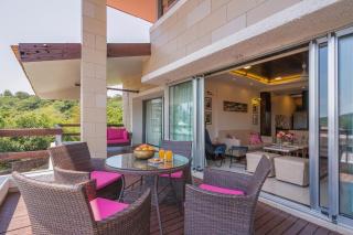 Emilia Villa by VEO - Part of StayVista - Mahabaleshwar - 2