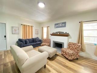 Heart of Miami sleeps 10 near Little Havana Beaches - 9