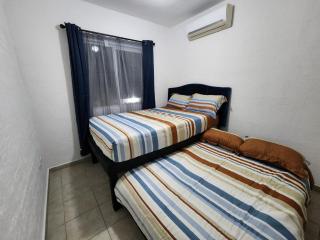 Hermosa Casa en Jardines Cancún - Cancún - 1