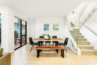Pristine Modern Central Home - Netflix - Heatpump - Auckland - 0