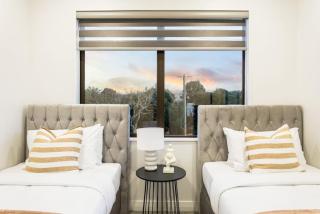 Pristine Modern Central Home - Netflix - Heatpump - Auckland - 5