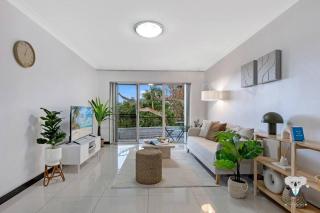 Campsie 2 Bed Spacious Apartment / NCA069 - Sídney - 0
