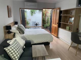 oasis by the beach - Glenelg - 0