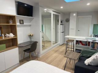 oasis by the beach - Glenelg - 4