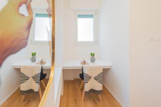 A Step from the Lake Apartment by Rent All Como - 7
