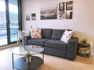 Cityscape Lovely 1BR Apt & Parking @CBD - Canberra - 0