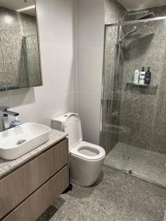 Cityscape Lovely 1BR Apt & Parking @CBD - Canberra - 3