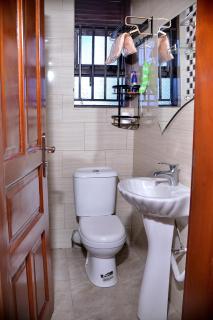 Stunning 2-Bed Apartment in Namugongo Town Kampala - Kasiyirize - 4