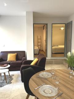Appartement centre ville - PARKING PRIVE - WIFI - Nîmes - 2