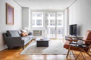 Midtown 2BR w Gym Doorman nr Central Park NYC-506 - New York - 0
