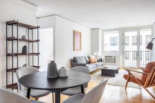 Midtown 2BR w Gym Doorman nr Central Park NYC-506 - New York - 6