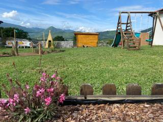 Villa jacuzzi, terrain de pétanque et aire de jeux vue sur les Pyrénées - Seilhan - 6