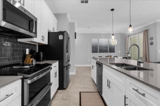 4 Bedrooms- 3 Bathrooms- Storey Lake 2617 Rt - Kissimmee - 8