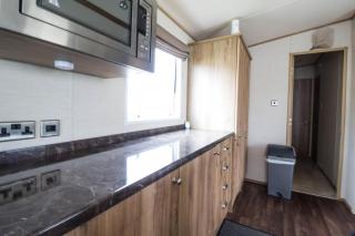 Beautiful Caravan With Free Wifi At Broadland Sands Holiday Park Ref 20292Bs - 3
