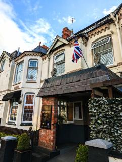 Brookside Hotel & Restaurant ,Suitable for Solo Travelers Couples Educational Groups Families & Contractors welcome - Chester - 7
