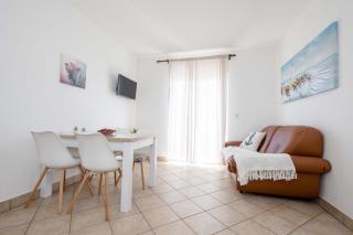 Apartments in Supetarska Draga with sea view, terrace, air conditioning, WiFi 4551-1 and 4551-2 - Supetarska Draga - 0