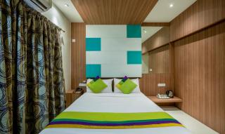 Itsy Hotels Hiland Suites - 2