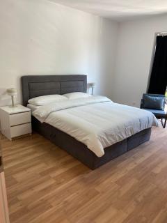 Schöne Ferienwohnung mit Balkon 2 - 0