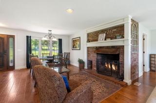 Lake Escape Lakefront Lodge at Red Bud Cove - 2