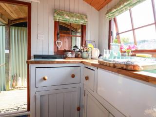 Puddle Duck Shepherds Hut - 5