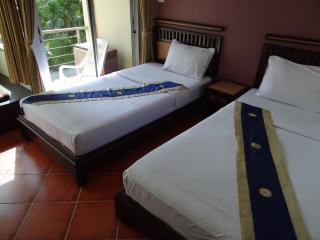 PorterHouse Beach Hotel - 4