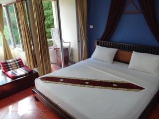 PorterHouse Beach Hotel - 2