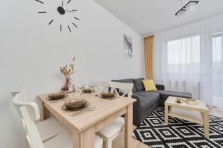 Family Apartment Kamienna with Balcony 1,5 km to Wroclavia by Noclegi Renters - Wrocław - 2