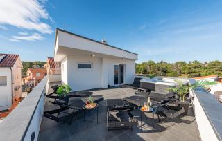 Luxuriöses Penthouse Welle mit Whirlpool, Grill und Meerblick - Vir - 9